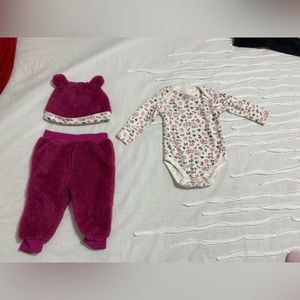 Brand new never worn! Quiltex Fleece 3 piece set size 3-6M